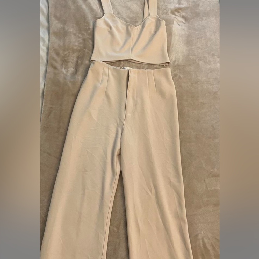 Abercrombie trouser and matching top. Size small, pretty cream color, worn once